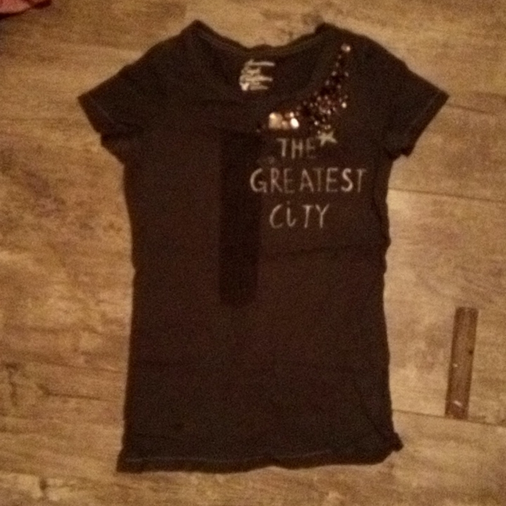 Gray especially designed dressed up t-shirt sequence